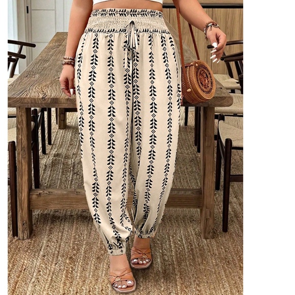 Plus Boho Print Stretchy Waist Joggers Pants - Picture 4 of 4